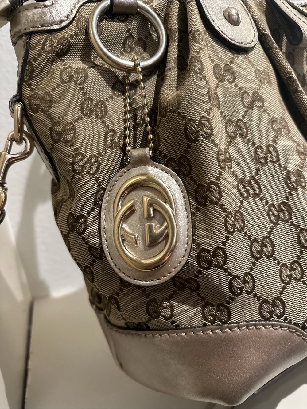 Authentic Vintage Gucci Original Silver GG Canvas Sukey Zip Handbag Large - Picture 3 of 16